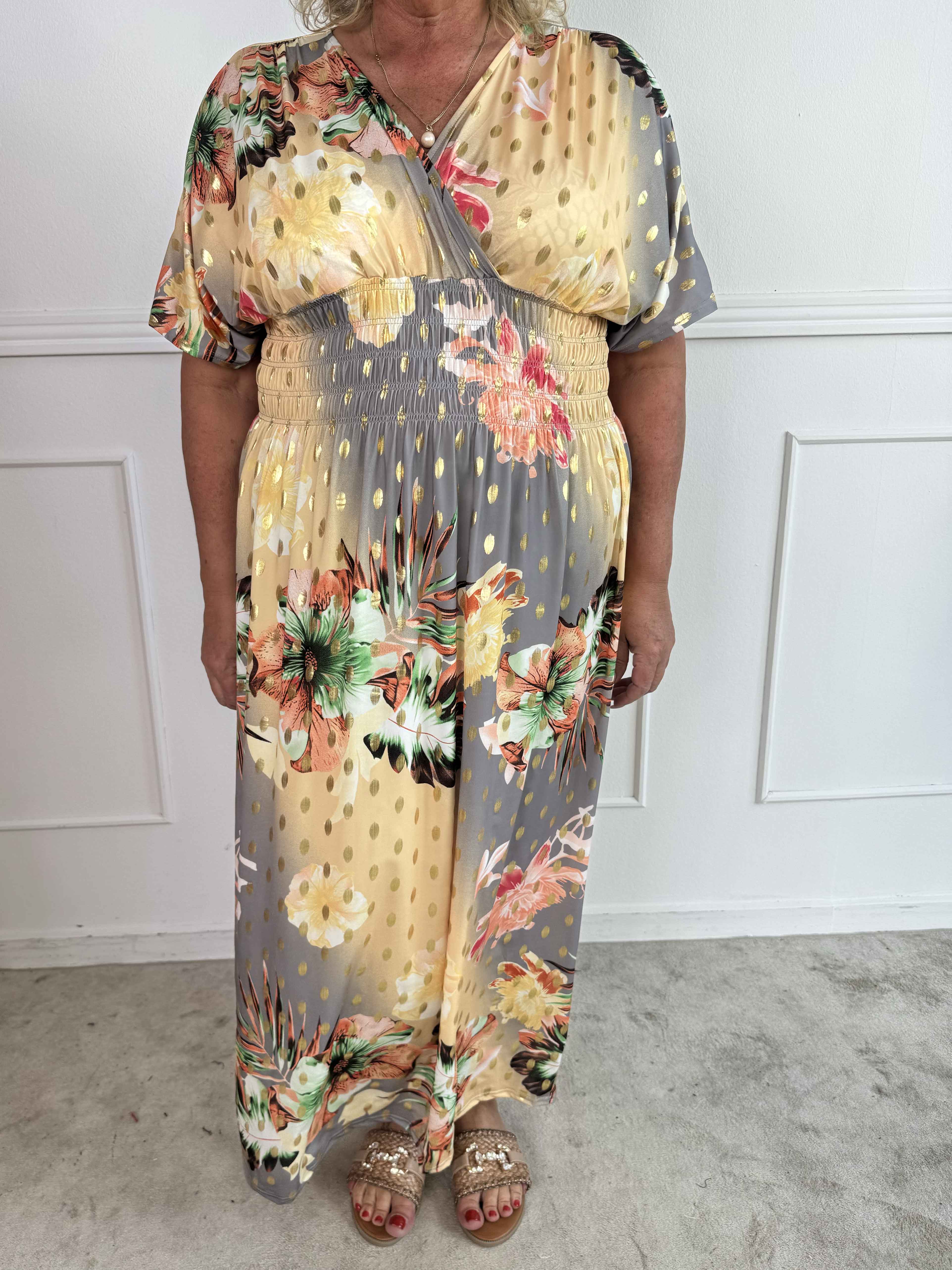 Pams Hawaii - Lang plus size kjole i elastisk stof med blomsterprint